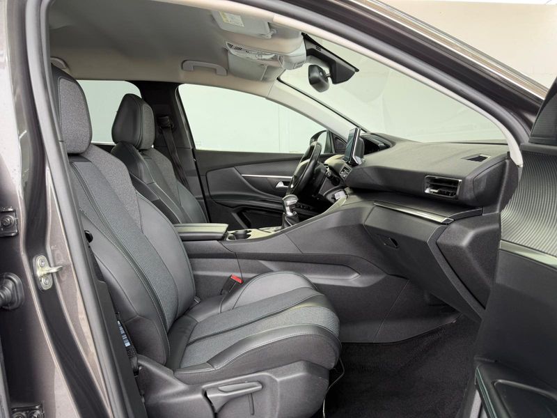 Peugeot 5008 2022, foto 9