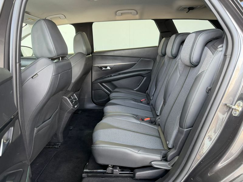 Peugeot 5008 2022, foto 12