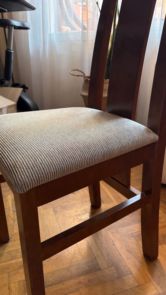 Seis sillas de comedor madera y tela