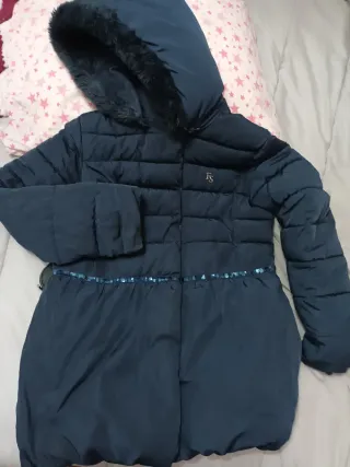 Chaquetón acolchado azul con capucha