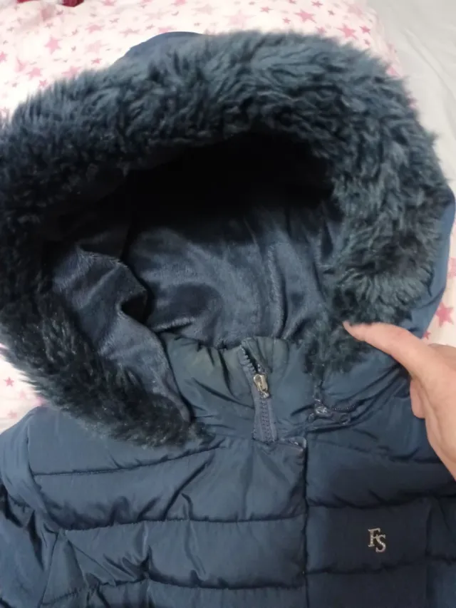 Chaquetón acolchado azul con capucha