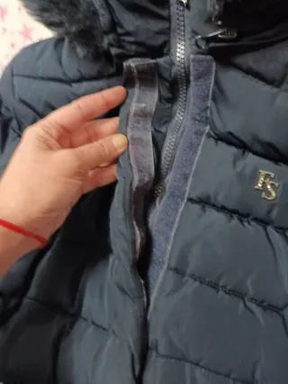 Chaquetón acolchado azul con capucha