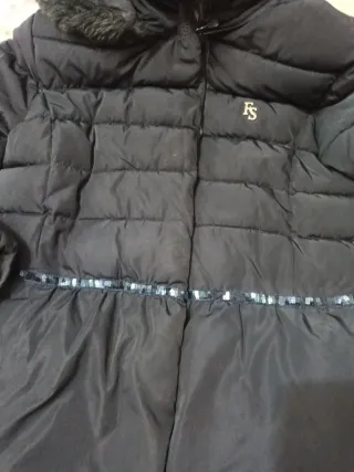 Chaquetón acolchado azul con capucha