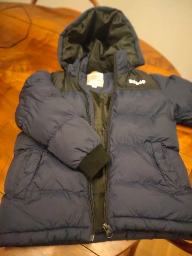 Chaqueta de niño de plumas Timberland azul y negra
