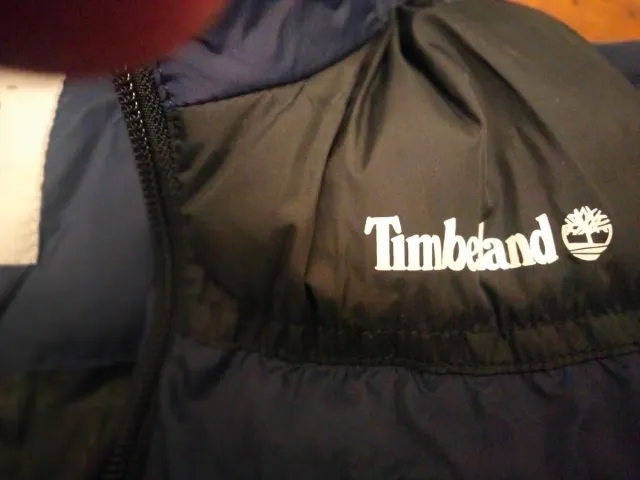 Chaqueta de niño de plumas Timberland azul y negra