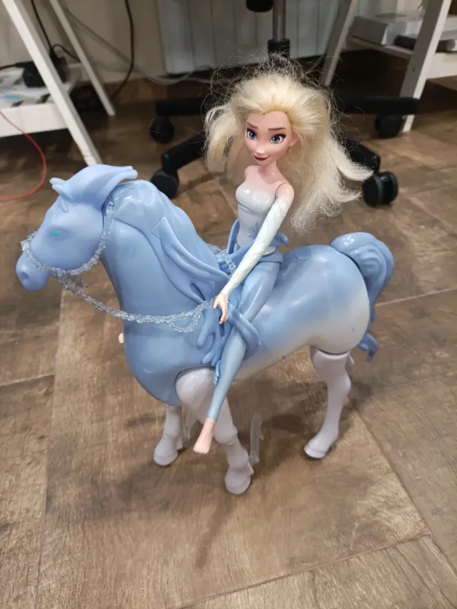 Caballo Nokk y Elsa Frozen