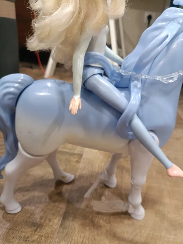 Caballo Nokk y Elsa Frozen