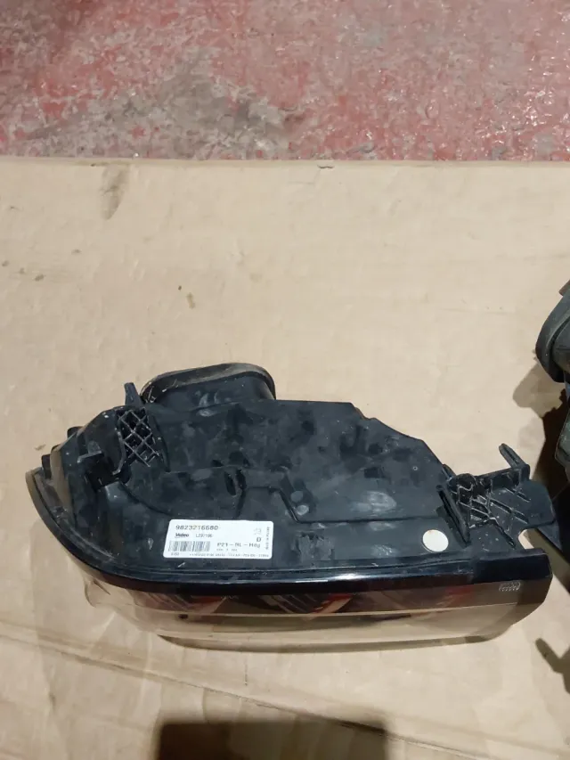 Pilotos Traseros Peugeot 208 || (2018-2023)