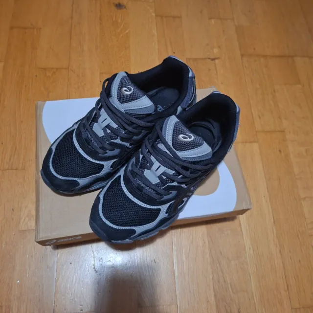 Asics Gel NYC Talla 41 Negras