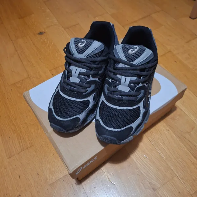 Asics Gel NYC Talla 41 Negras