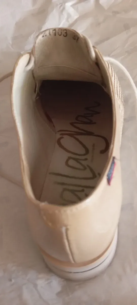 Zapatos de piel para señora