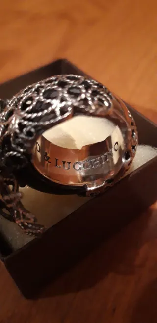 Conjunto Victorio & Lucchino anillo y pendientes