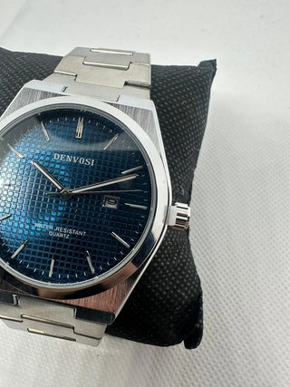 Reloj de estilo Suizo