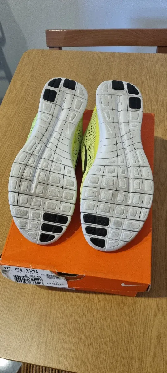 Zapatillas Nike Running Amarillas y Grises