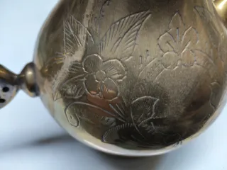 Juego tetera latón grabado