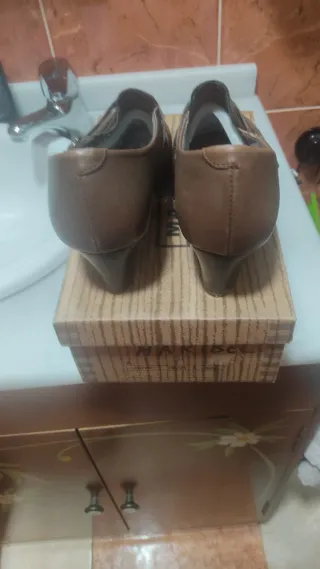 Zapatos abotinados Pitillos Marrones y Dorados