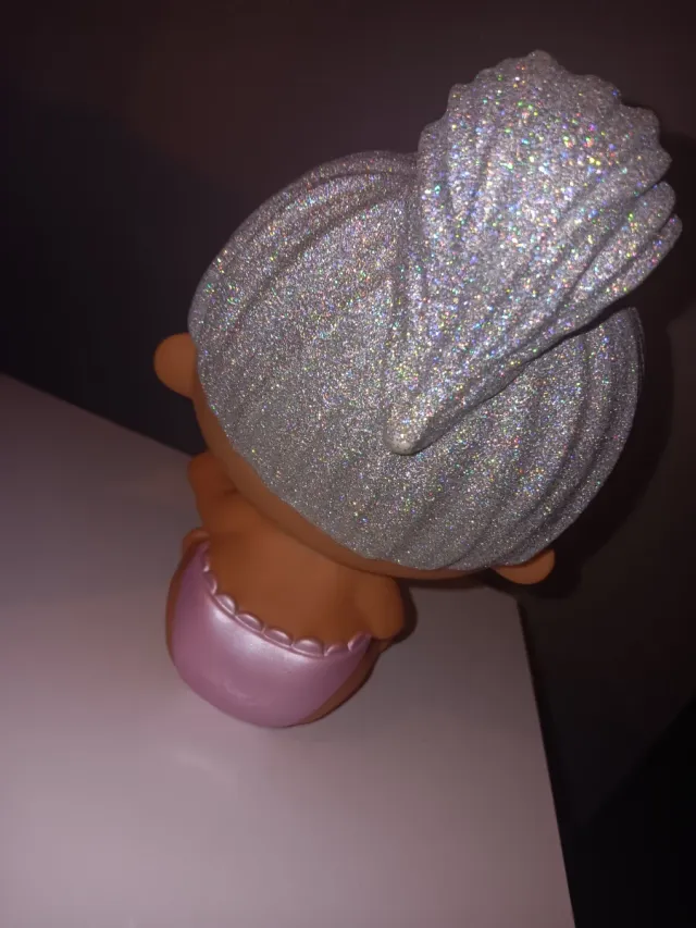 Muñeca LOL cabeza grande brillante