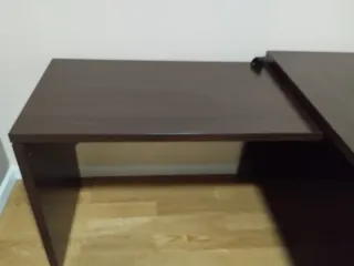 MESA DE DESPACHO/ESCRITORIO CON ALA Y SILLON.