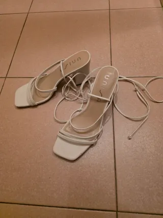 Sandalias tacón ancho beige talla 37