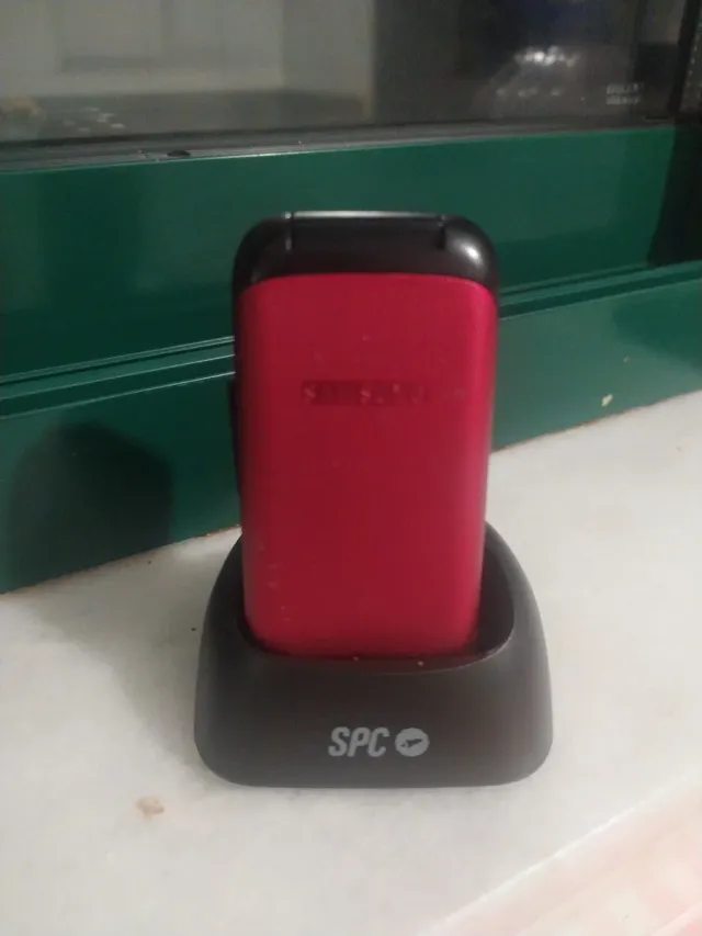 Telefono cellulare Samsung a conchiglia nero senza caricatore