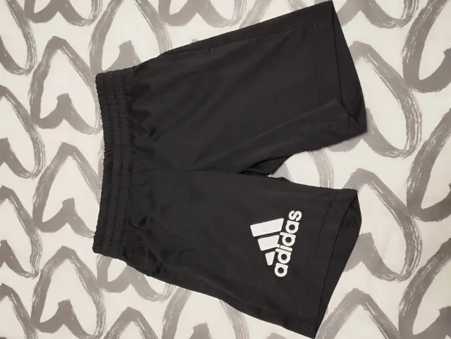 Pantalón corto Adidas negro