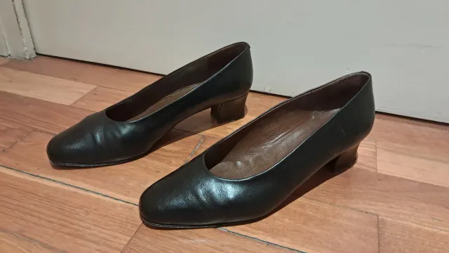 Zapatos de tacón negros para mujer