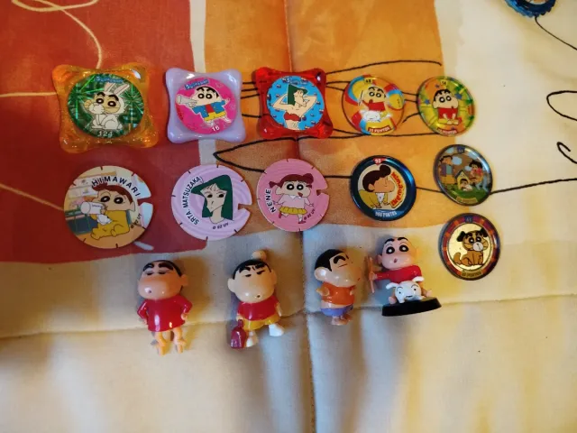 Lote Tazos, Figure Shin Chan e spille