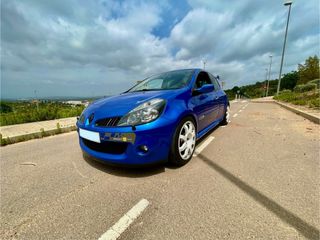 Renault Clio 2006 F1 Team R27