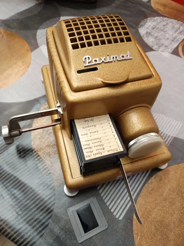 Proyector diapositivas Braun años 40