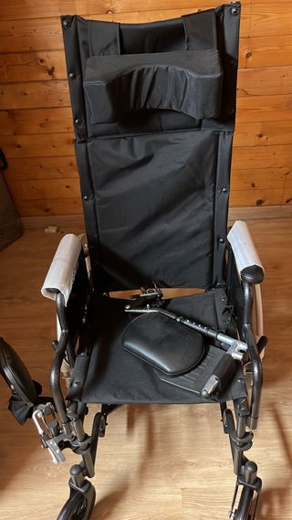 Silla de ruedas reclinable