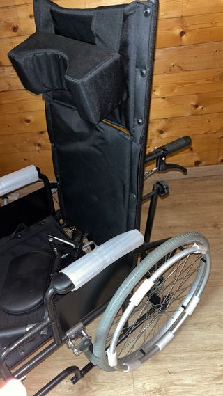 Silla de ruedas reclinable