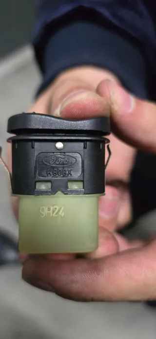 Botón elevalunas Ford Focus MK1