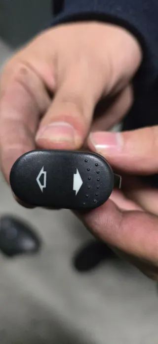 Botón elevalunas Ford Focus MK1