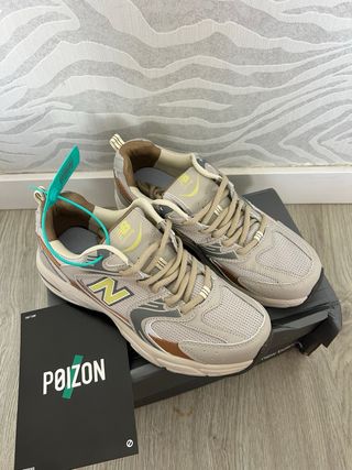 Tênis New Balance 530 bege