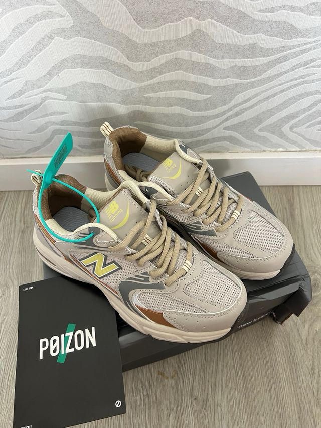 Tênis New Balance 530 bege