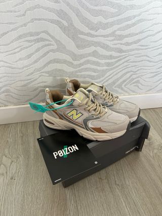 Tênis New Balance 530 bege