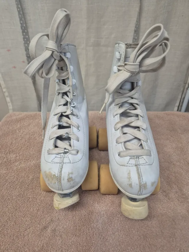 Patines 4 ruedas blancos niña talla 33