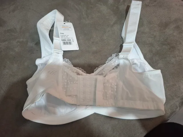 Sujetador Anita talla 75D. Blanco sin estrenar