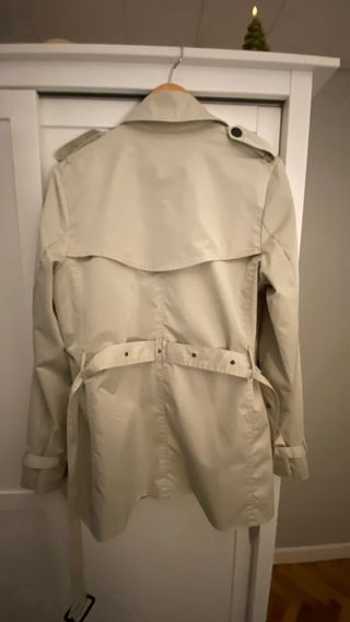 Gabardina corta beige talla XL