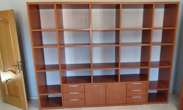 Estantería de madera diseño