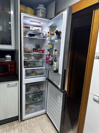 Nevera combi plateada