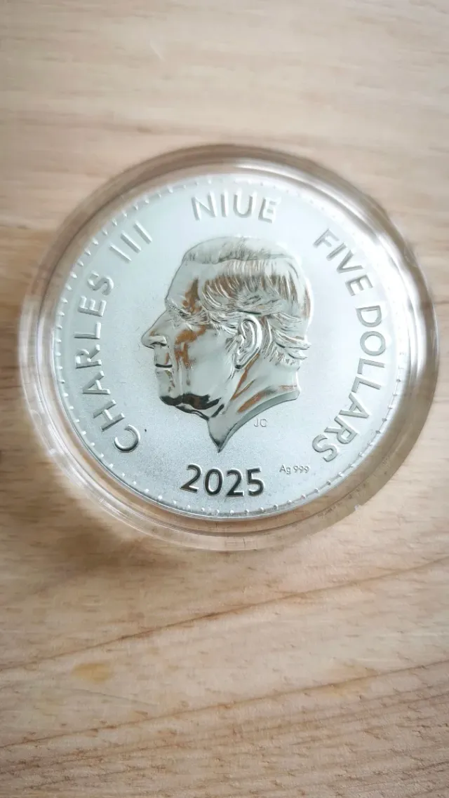 Moneda Plata 2 Oz Año Serpiente Niue 2025 500 unid