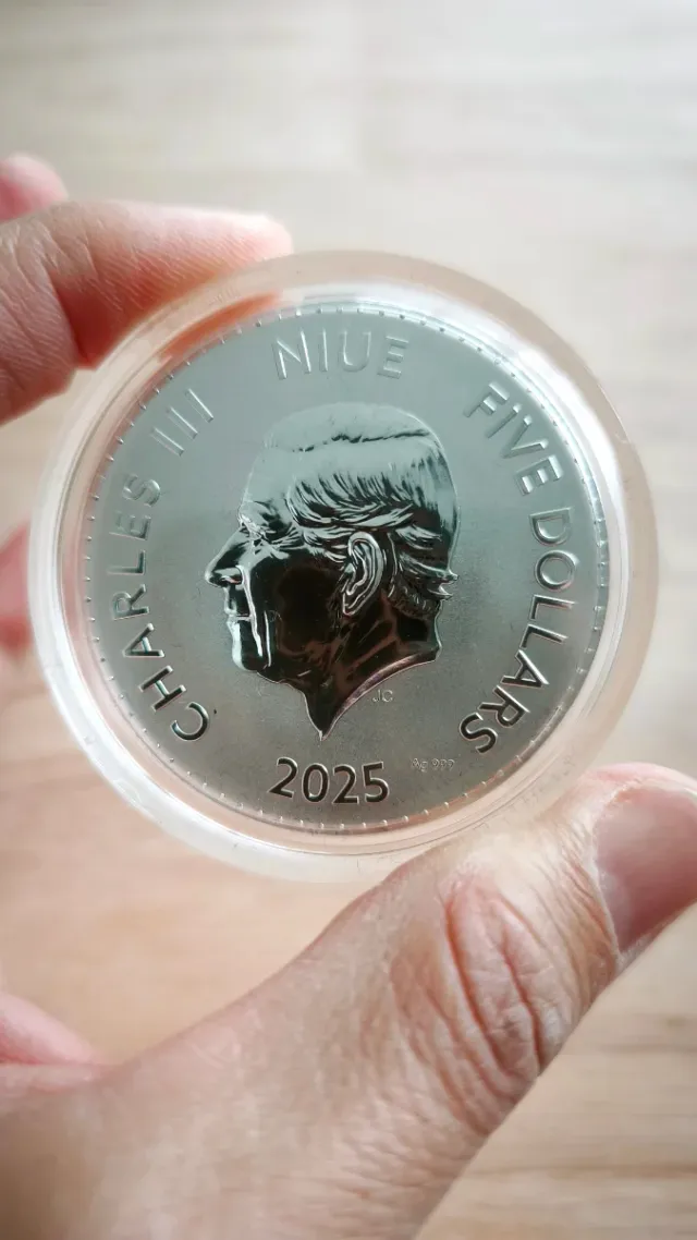 Moneda Plata 2 Oz Año Serpiente Niue 2025 500 unid