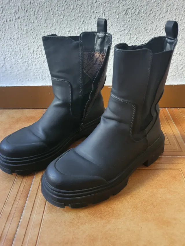 Botas negras con plataforma