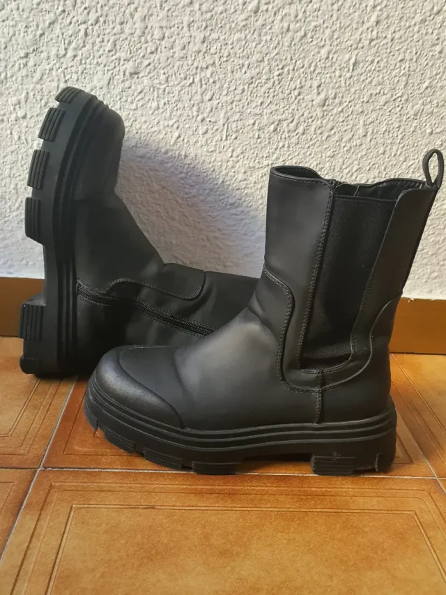 Botas negras con plataforma