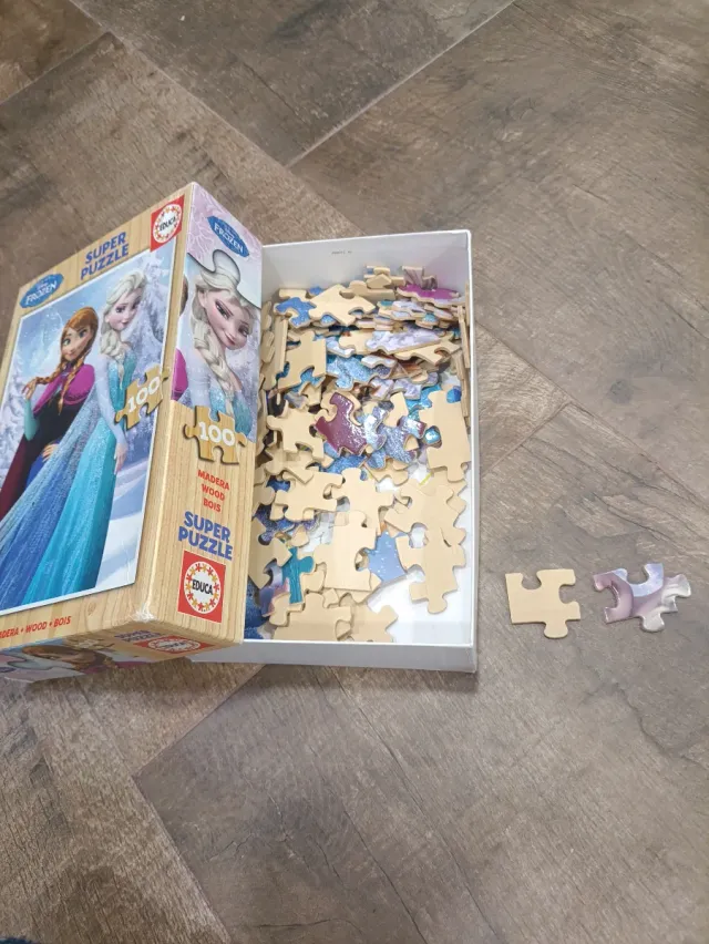 Puzzles Frozen 100 y 200 piezas.