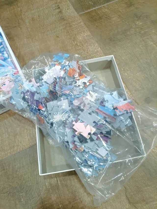 Puzzles Frozen 100 y 200 piezas.