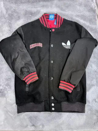 Chaqueta Adidas Chicago Negra y Roja