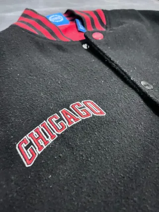 Chaqueta Adidas Chicago Negra y Roja