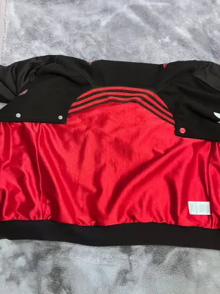Chaqueta Adidas Chicago Negra y Roja